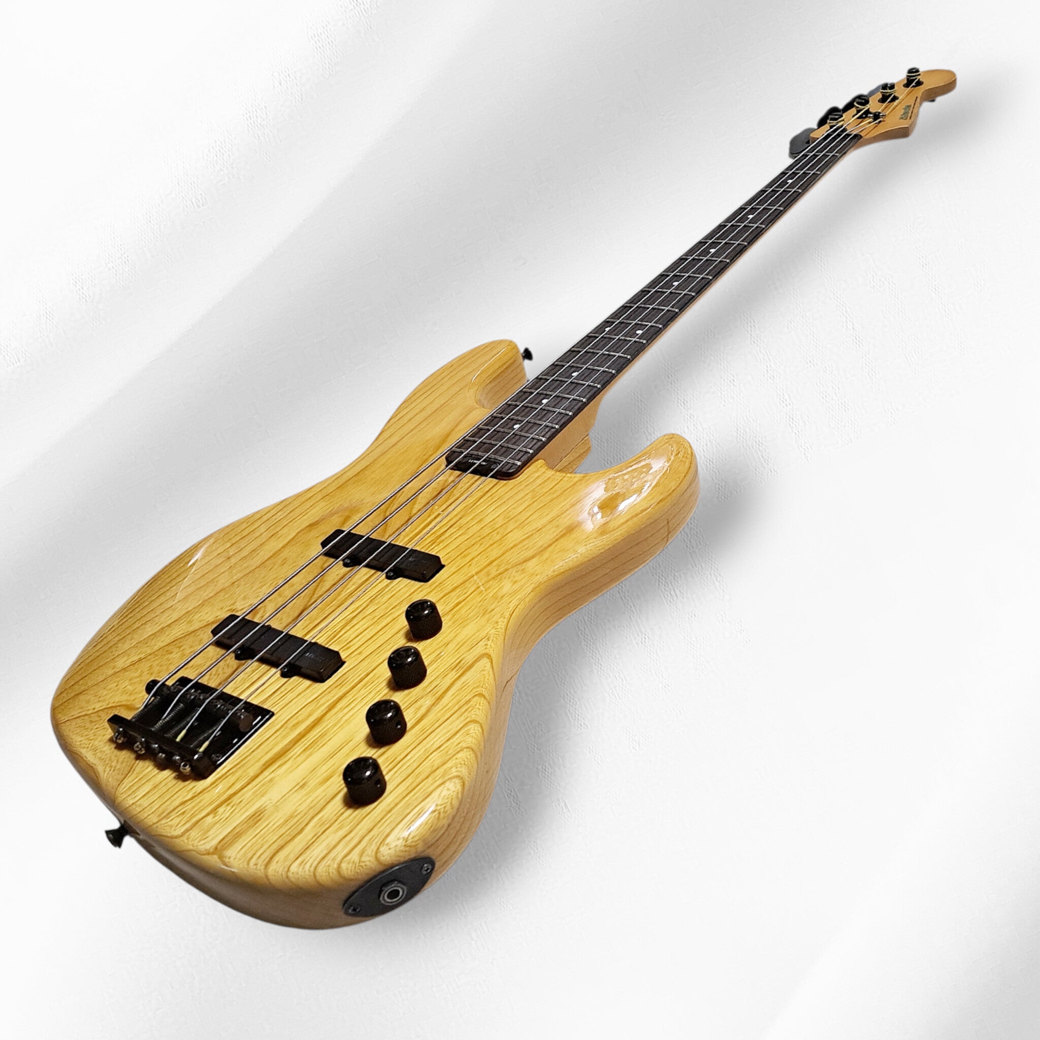 Levinson Blade B2 Jazz Bass 1997 – BassJapanDirect